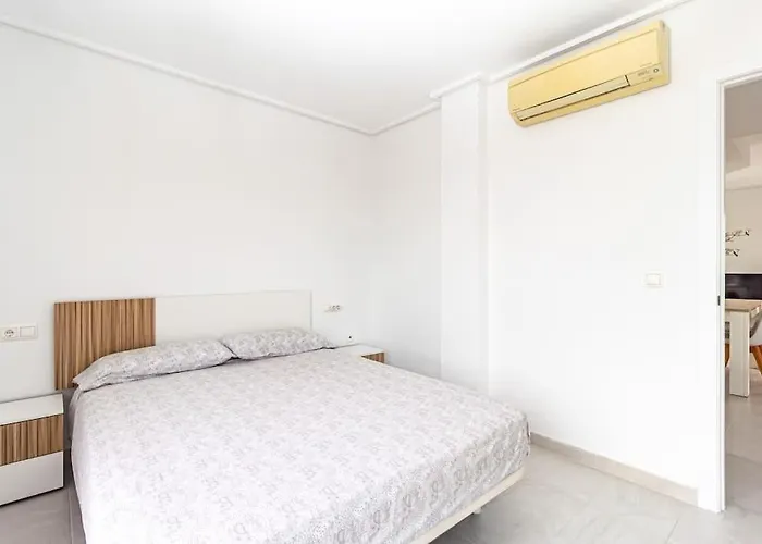 Atico Con Terraza Y Piscina