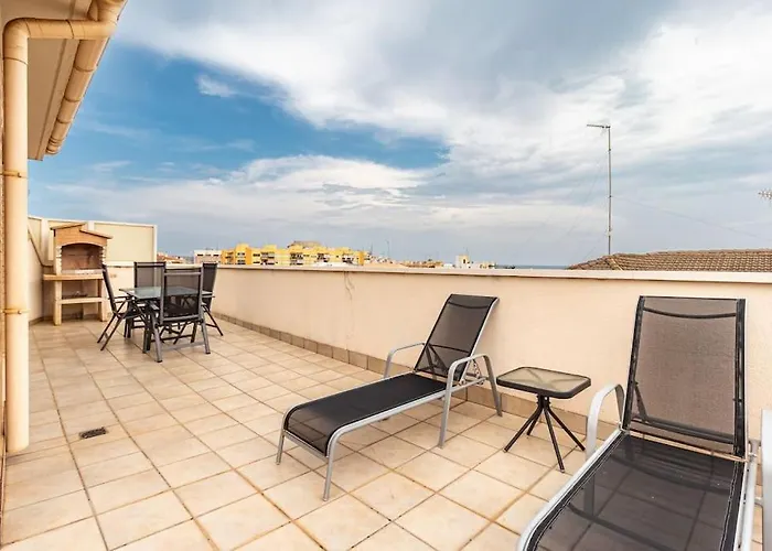 Atico Con Terraza Y Piscina